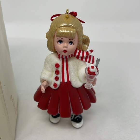 2007 Hallmark 50s Cherry Parfait Christmas Ornament - Picture 2 of 11